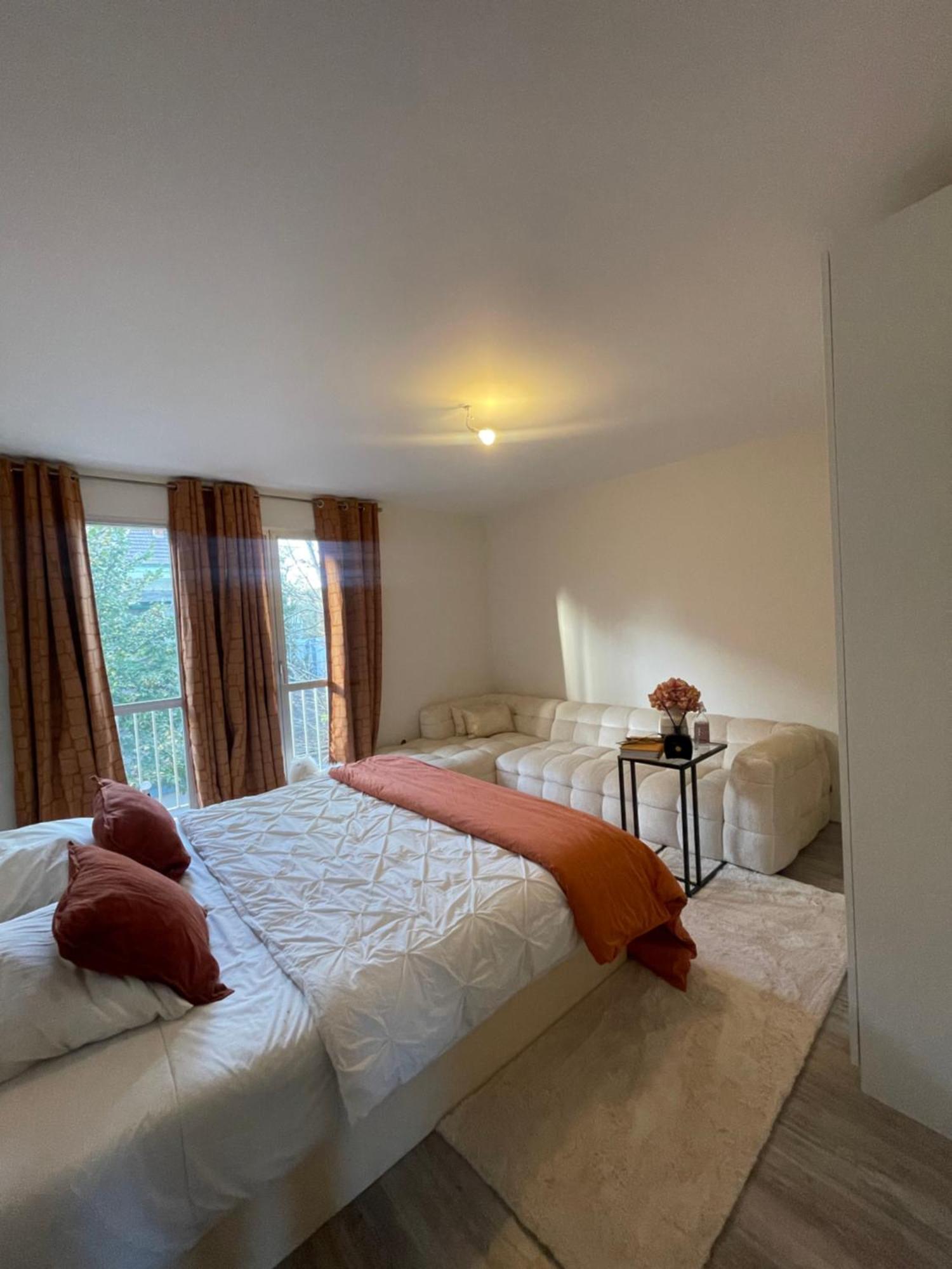 Holiday home La Maison Du Luxe Ris-Orangis